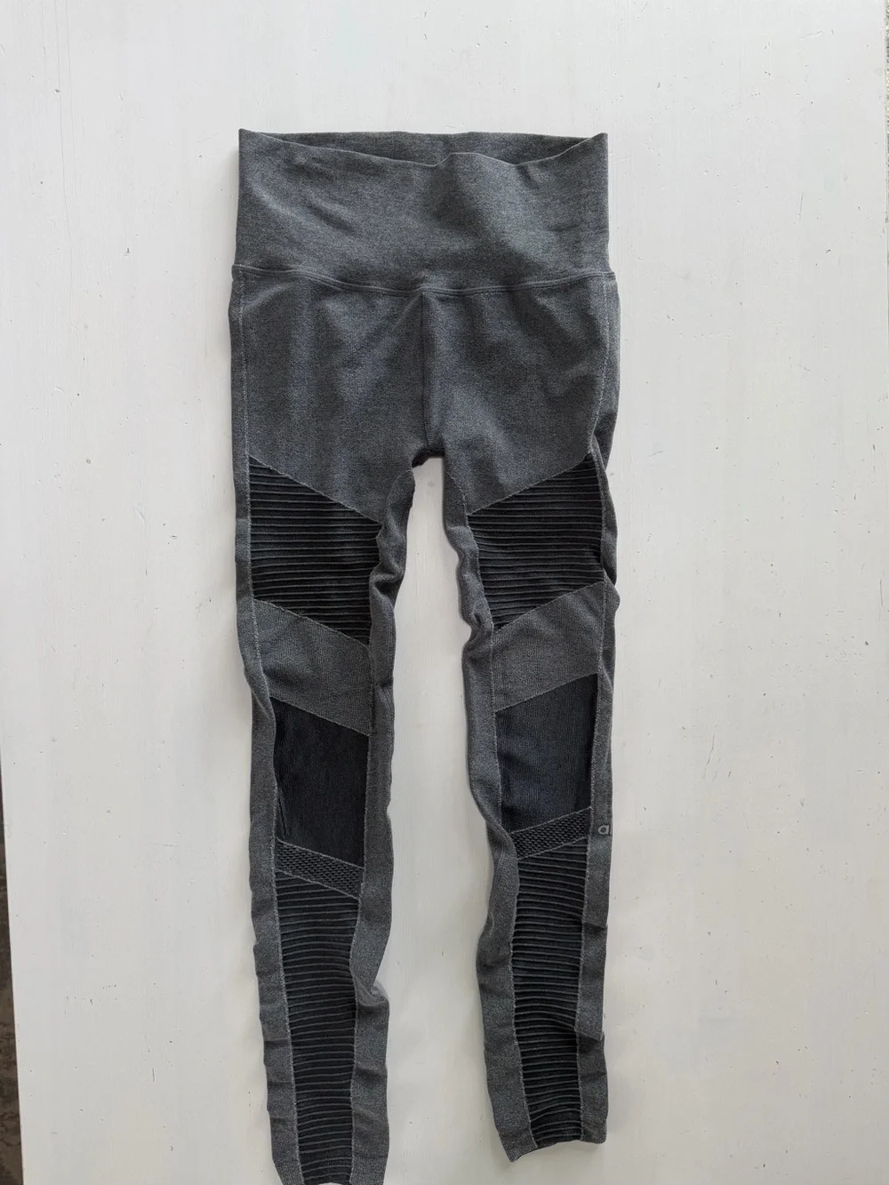 ALO Yoga Moto Leggings Black Gray Size S